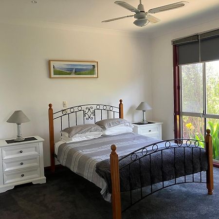 Eagle Bay Views Apartment Eagle Point ภายนอก รูปภาพ